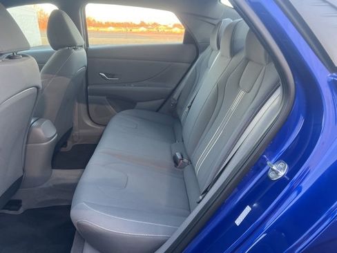 Used 2023 Hyundai Elantra SEL image 16