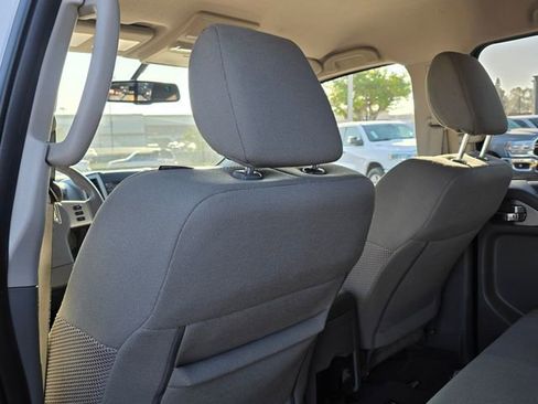 Used 2020 Nissan Frontier SV image 17