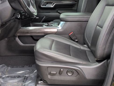 Used 2024 Chevrolet Silverado 2500 LTZ w/ LTZ Premium Package image 20