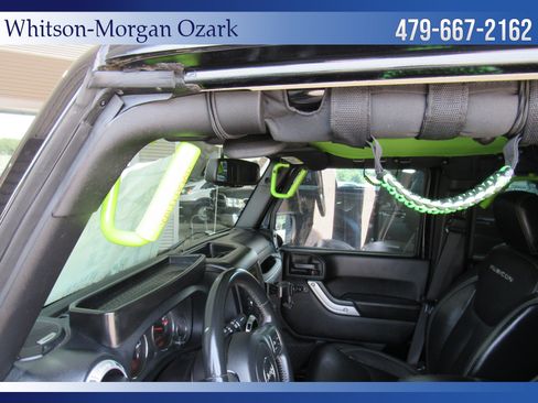 Used 2016 Jeep Wrangler Unlimited Rubicon AWD/4WD image 24