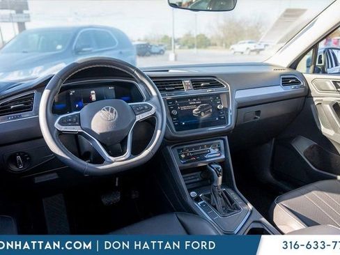 Used 2023 Volkswagen Tiguan SE image 18