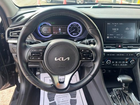 Used 2022 Kia Niro LXS image 16