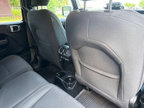 Used 2020 Jeep Gladiator Sport w/ Quick Order Package 24S AWD/4WD image 14
