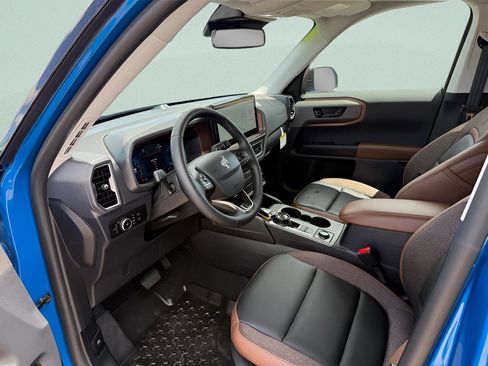 Used 2025 Ford Bronco Sport Outer Banks w/ Outer Banks Tech Package+ AWD/4WD image 4