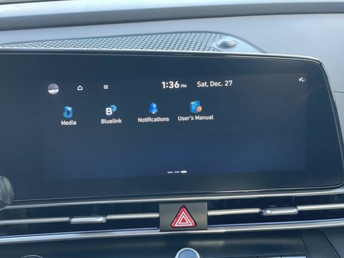 Certified 2023 Hyundai Elantra Limited image 12