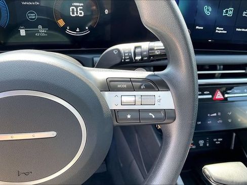 Used 2025 Hyundai Tucson SEL FWD image 16