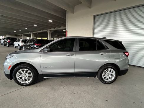 Used 2024 Chevrolet Equinox LS image 2