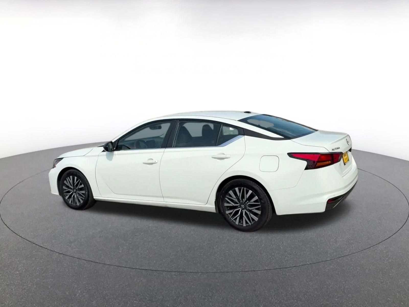 Used 2026 Nissan Altima 2.5 SV FWD image 9