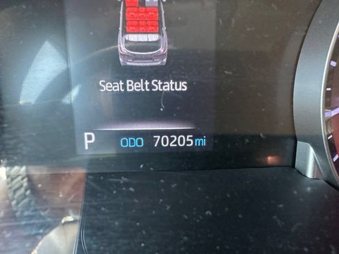 Used 2020 Toyota Highlander L AWD/4WD image 12