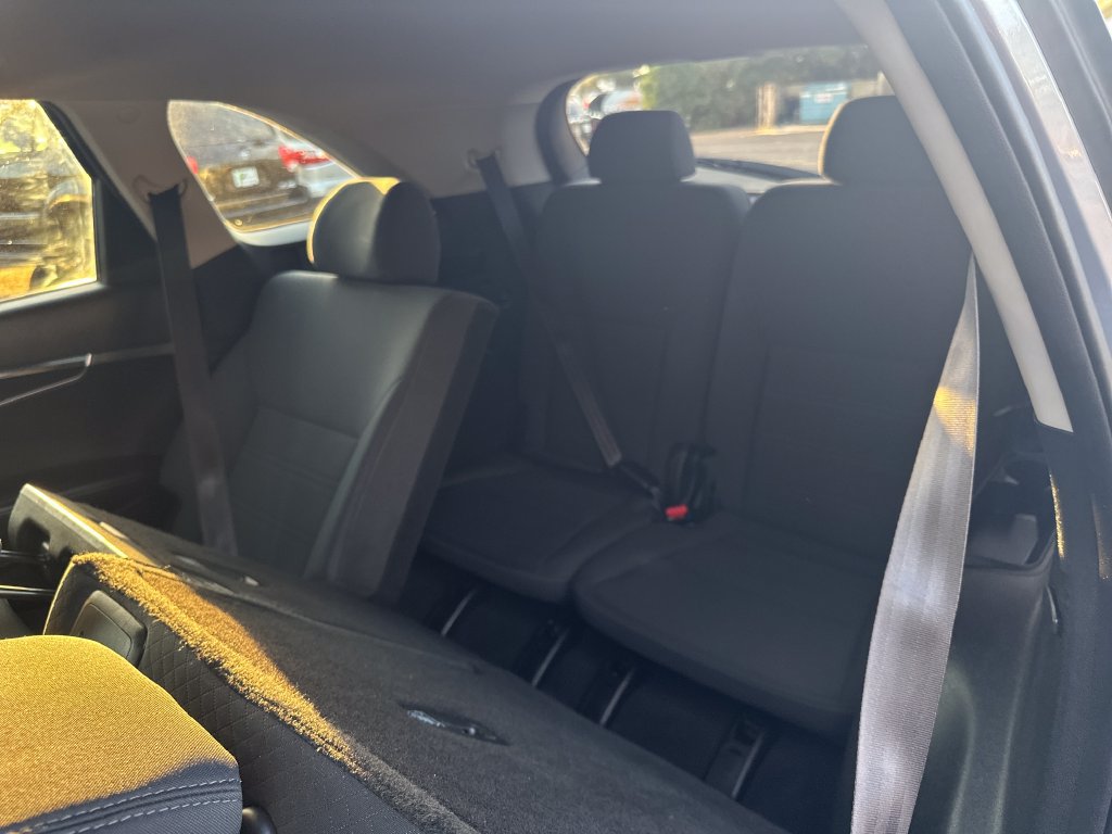 Used 2020 Kia Sorento LX FWD image 17