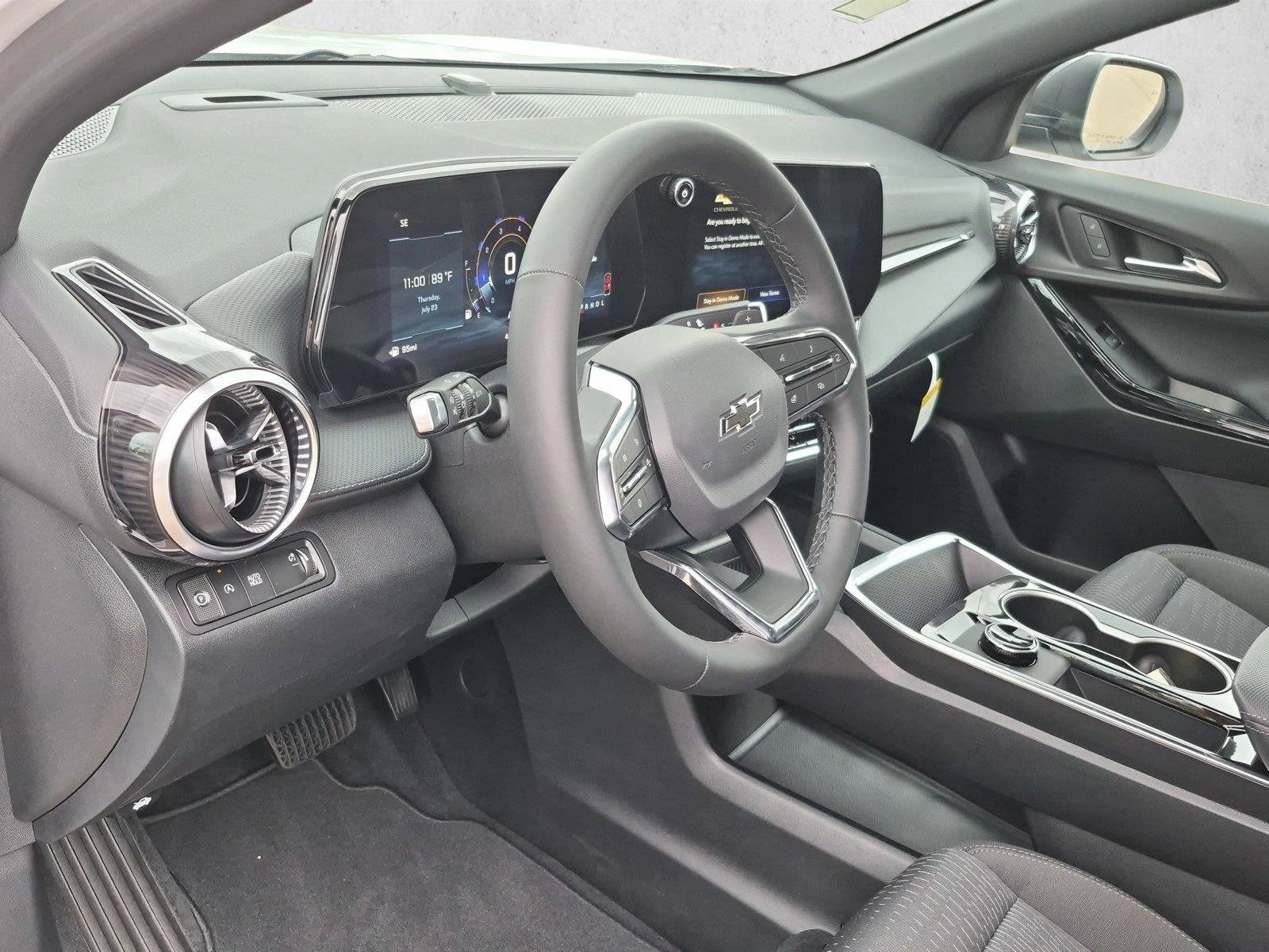 New 2027 Chevrolet Equinox LT w/ Midnight Edition FWD image 3