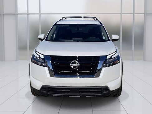 New 2025 Nissan Pathfinder SV image 9