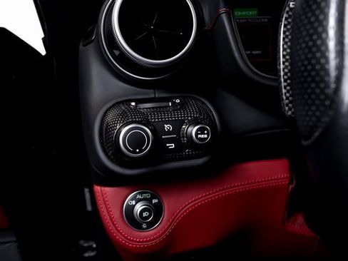 Certified 2020 Ferrari Portofino image 44