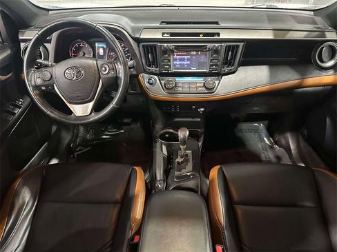 Used 2016 Toyota RAV4 SE image 12