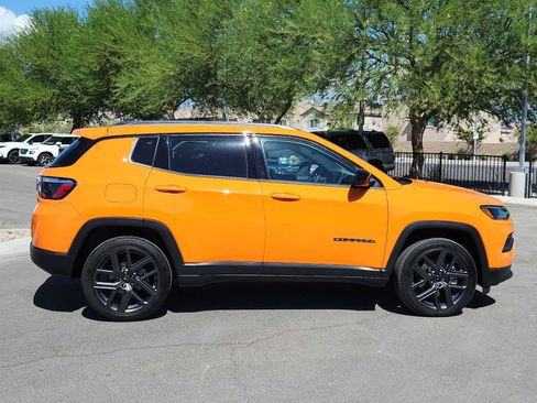 Used 2026 Jeep Compass Latitude AWD/4WD image 9