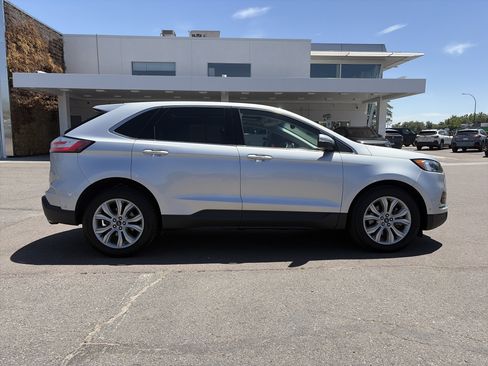 Used 2019 Ford Edge Titanium w/ Equipment Group 301A AWD/4WD image 5