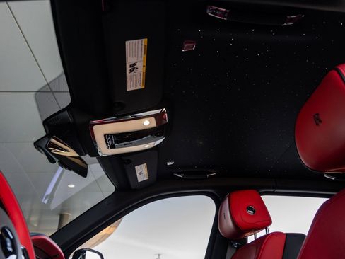 New 2026 Rolls-Royce Cullinan Black Badge image 30