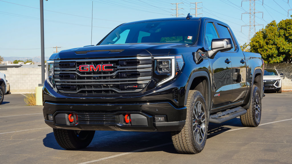 New 2026 GMC Sierra 1500 AT4 w/ AT4 Premium Package AWD/4WD image 2