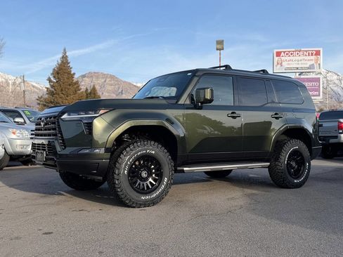 Used 2024 Lexus GX 550 image 1