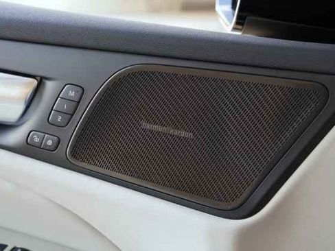 New 2026 Volvo V60 B5 Cross Country Plus w/ Climate Package image 22