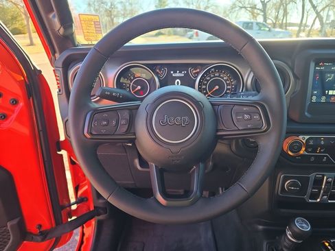 Used 2023 Jeep Wrangler Unlimited Sport image 16