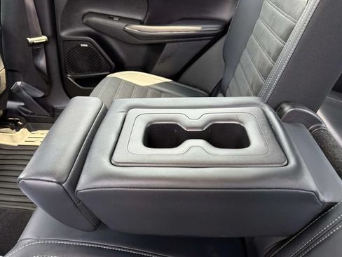 Used 2025 Mitsubishi Outlander SE FWD image 23