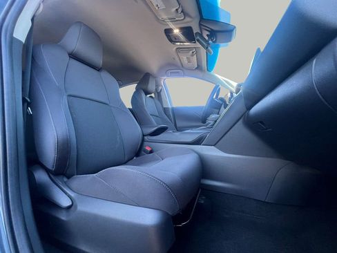 Used 2024 Toyota Venza LE image 29