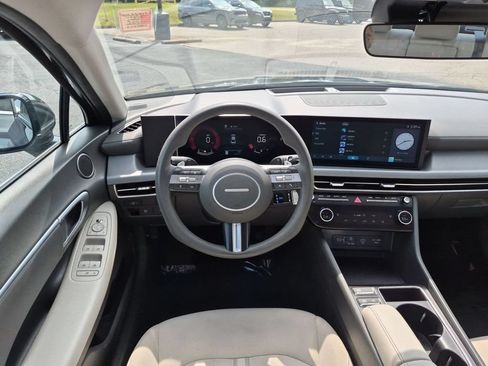 Used 2025 Hyundai Sonata SEL FWD image 30