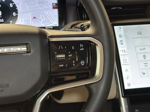 Used 2024 Land Rover Discovery Sport S image 22