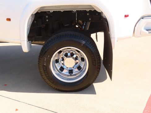 Used 2024 GMC Sierra 3500 Denali Ultimate image 16