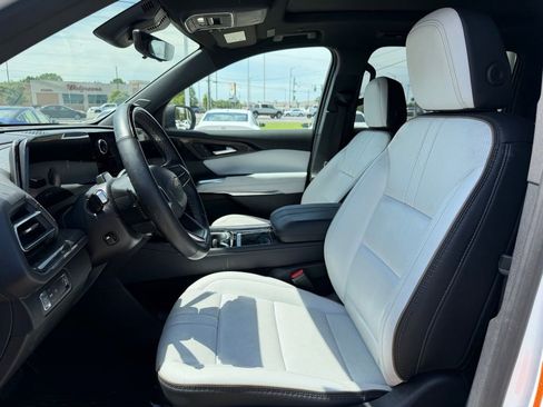 Used 2025 Chevrolet Traverse High Country w/ LPO, Floor Liner Package FWD image 7
