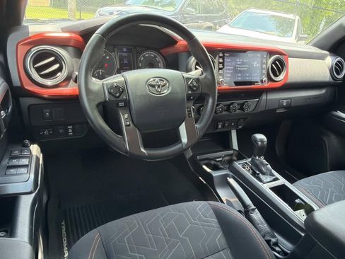 Used 2020 Toyota Tacoma TRD Off-Road AWD/4WD image 22