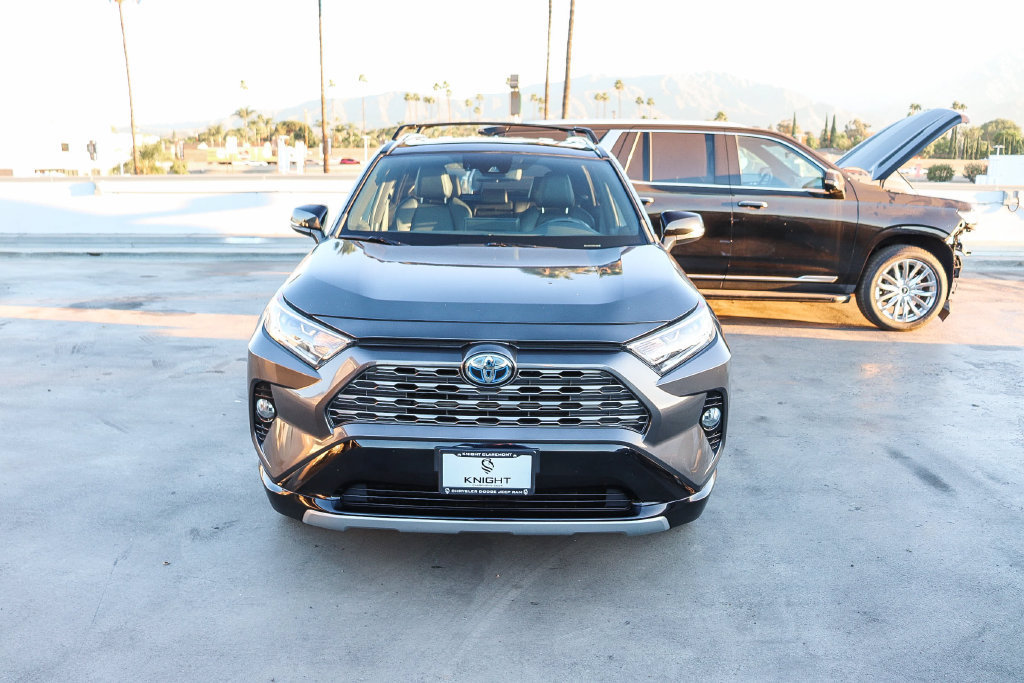 Used 2021 Toyota RAV4 XSE w/ XSE Grade Weather Package AWD/4WD image 3