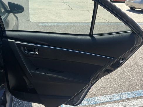 Used 2018 Toyota Corolla LE image 15
