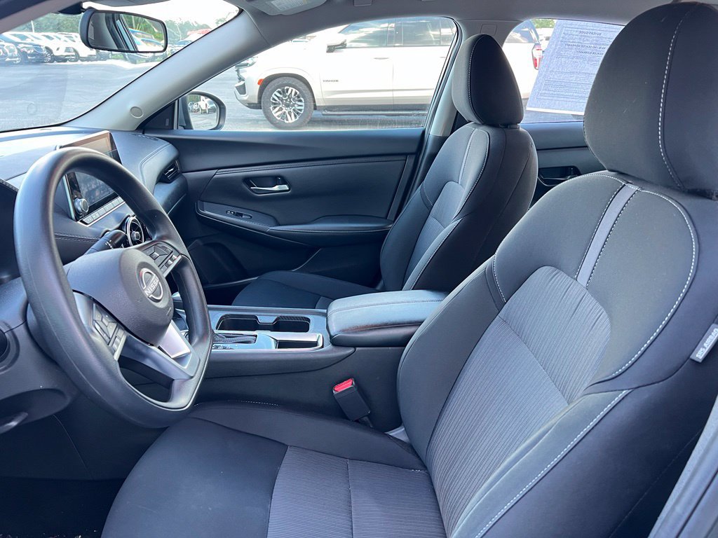 Used 2025 Nissan Sentra SV FWD image 9