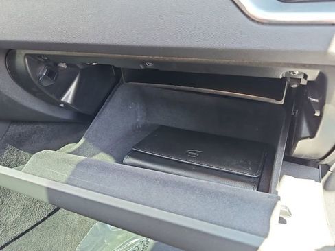 Used 2020 Volvo XC60 T6 Momentum image 21