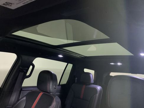 Certified 2024 Chevrolet Traverse RS image 19