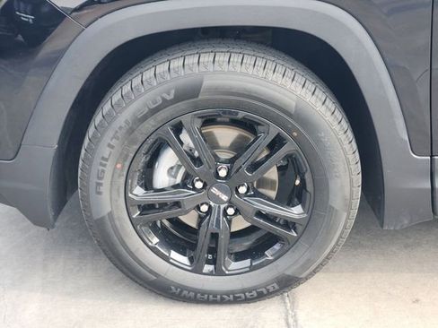 Used 2023 GMC Terrain AT4 image 10