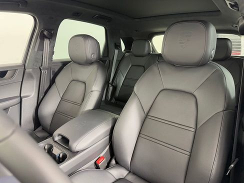 New 2026 Porsche Cayenne GTS image 5