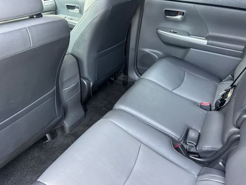 Used 2014 Toyota Prius V Five FWD image 4