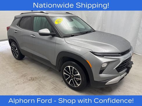 Used 2025 Chevrolet TrailBlazer LT AWD/4WD image 1