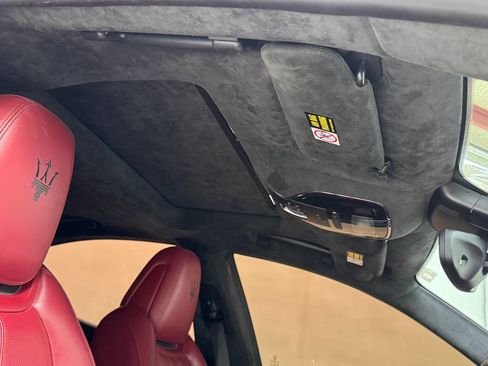 Used 2018 Maserati Ghibli S GranSport image 31