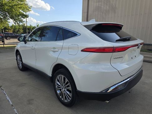 Used 2022 Toyota Venza XLE AWD/4WD image 9