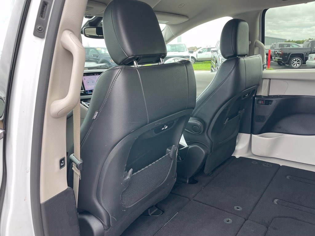 Used 2022 Chrysler Pacifica Touring-L FWD image 43