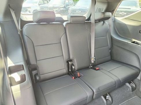 New 2026 Chevrolet Traverse LT w/ Driver Confidence Package AWD/4WD image 15