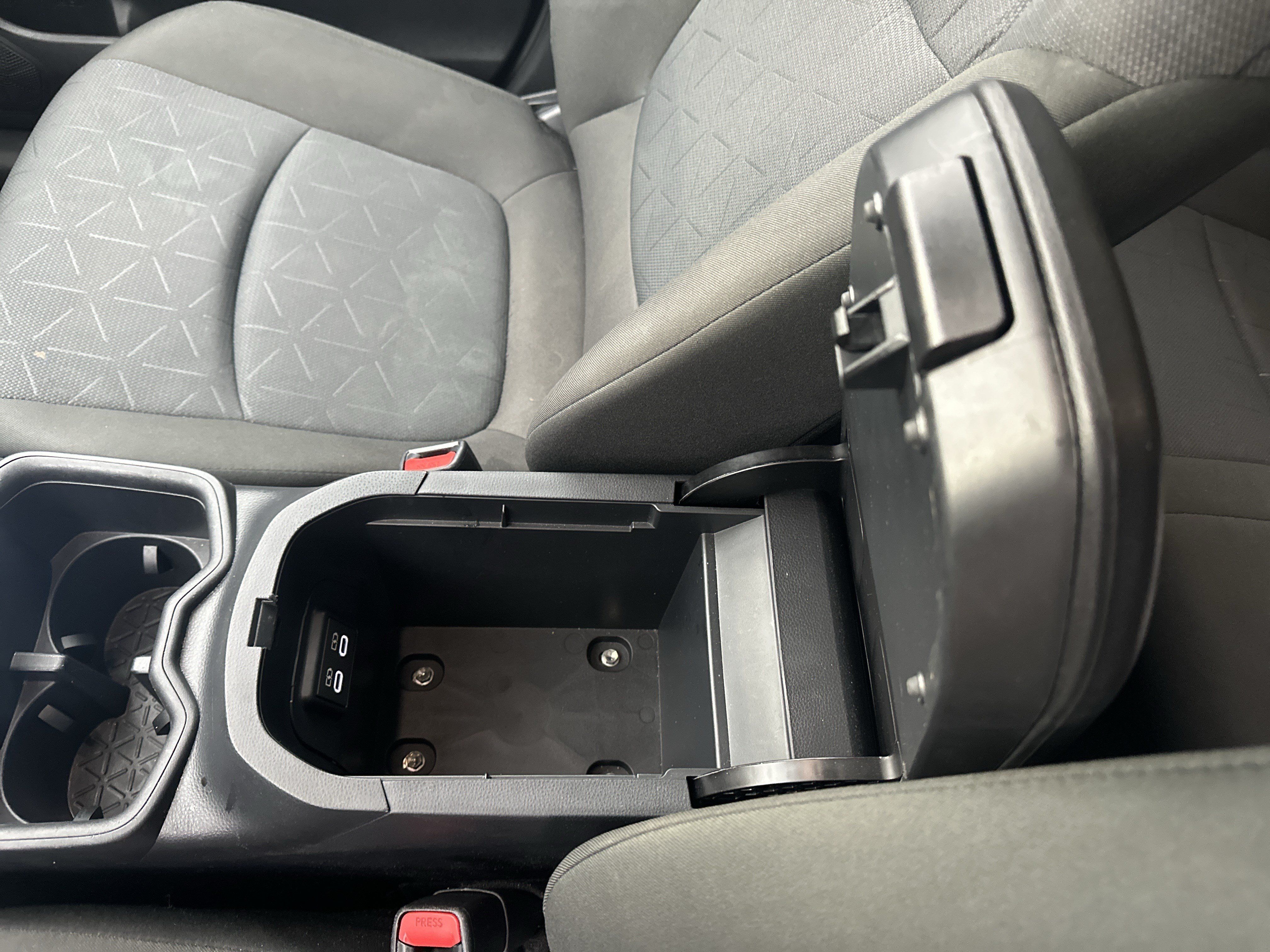 Used 2025 Toyota RAV4 XLE AWD/4WD image 26