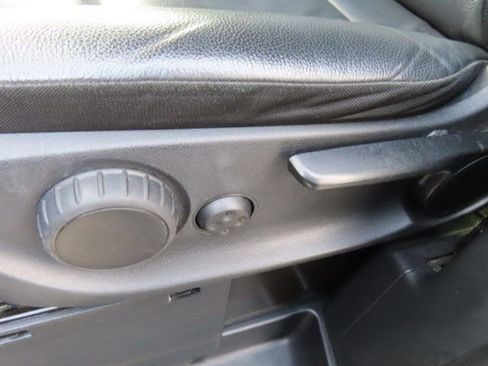 Used 2016 Mercedes-Benz Metris Passenger image 19