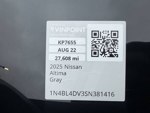Used 2025 Nissan Altima 2.5 SV FWD image 41