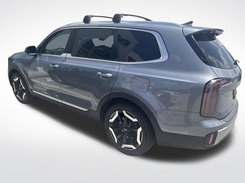 Used 2023 Kia Telluride EX w/ EX Captain's Chair Package FWD image 3