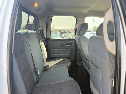Used 2019 RAM 1500 Classic SLT w/ Luxury Group image 32
